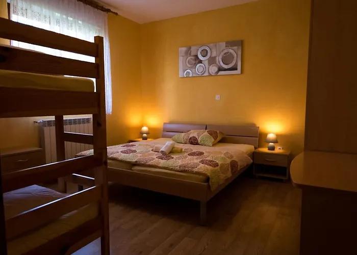 דירה And Natasa קובאריד